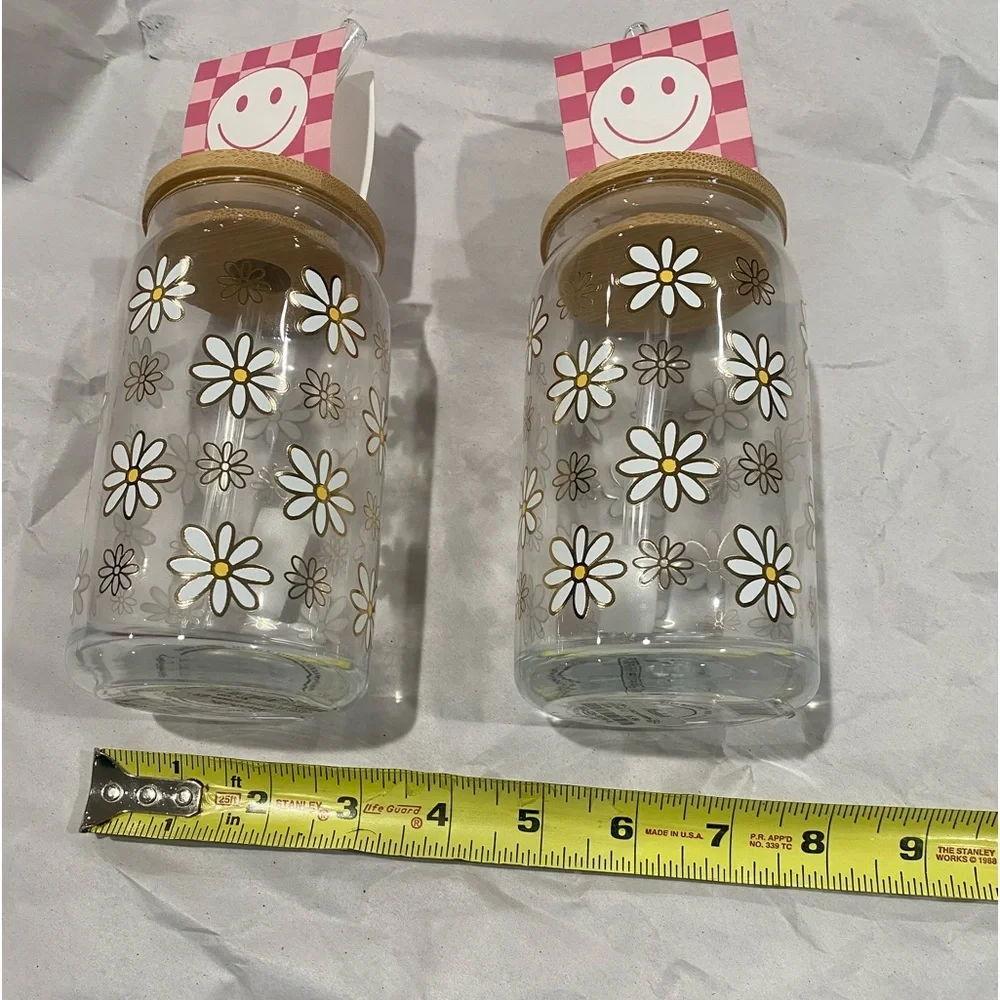 Cutest set of 2 daisy glasses( as seen on TIKTOK) reusable and oh so cute!🌼🌼